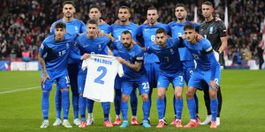 Η Εθνική Ελλάδας με τη φανέλα του Τζορτζ Μπάλντοκ