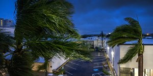 Το πέρασμα του κυκλώνα Μίλτον από την πόλη Σαρασότα της Φλόριντα