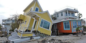 Καταστροφές στη Φλόριντα από το πέρασμα του κυκλώνα Μίλτον