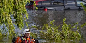 Εκατοντάδες διασώσεις στην Φλόριντα μετά τον καταστροφικό τυφώνα
