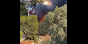 Φωτιά σε εγκαταλελειμμένο κτίριο στο Πέραμα Αττικής