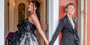 Εγκατέλειψε τον αρραβωνιαστικό της και παντρεύτηκε την κουμπάρα της 