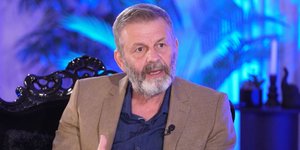 Εισαγωγή ιερόδουλων για μετανάστες προτείνει ο Απόστολος Γκλέτσος