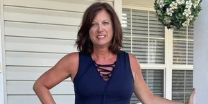 Εντυπωσιακή μεταμόρφωση: Πώς μια 47χρονη μητέρα έχασε 26 κιλά σε λιγότερο από ένα χρόνο με δύο απλές αλλαγές