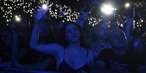 Πλήθος κόσμου στη συναυλία για τα Τέμπη στο Καλλιμάρμαρο