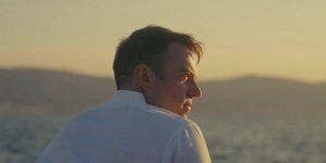 «Είμαι ο Στέφανος σκέτο»: Ο Κασσελάκης ανακοίνωσε την υποψηφιότητά του για τον ΣΥΡΙΖΑ -Δείτε το βίντεο