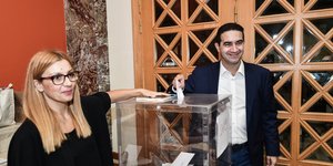 O Μιχάλης Κατρίνης ρίχνει τη ψήφο του