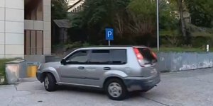 Φωτογραφία από την μεταφορά των πέντε συλληφθέντων στον ανακριτή