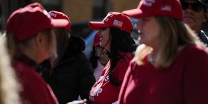 Νέοι στηρίζουν Τραμπ