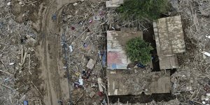 καταστροφες συντριμμια 