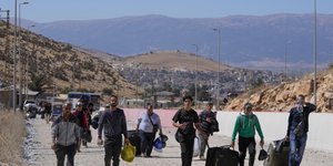Λιβανέζοι μετακινούνται προς Συρία