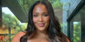 Η Lizzo με εσώρουχα δείχνει πόσο αδυνάτισε