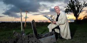 Ο δημιουργός της χρυσής κουκουβάγιας Μισέλ Μπέκερ