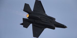 F 35 