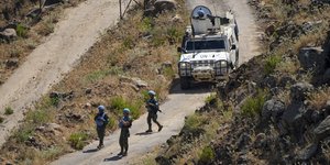 Κυανόκρανοι με αυτοκίνητο στα σύνορα Ισραήλ - Λιβάνου