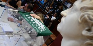 Κάλπη για εκλογές ΠΑΣΟΚ