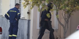 Αστυνομικοί στο Περιστέρι, είχε ταμπουρωθεί άνδρας σε σπίτι