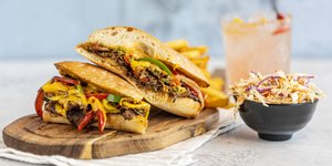 Το θρυλικό Philly Cheesesteak Sandwich των TGI Friday's