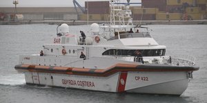To πλοίο που μετέφερε τους μετανάστες πίσω στην Ιταλία