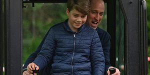 Ο πρίγκιπας Τζορτζ με τον πατέρα του, πρίγκιπα Γουίλιαμ