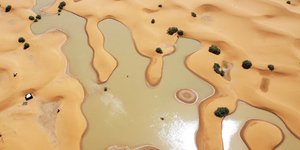 Λίμνες σχηματίστηκαν από τη νεροποντή σε περιοχή του Μαρόκου στην έρημο Σαχάρα 