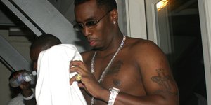 Ο Sean Diddy Combs σε ένα από τα Λευκά Πάρτι του 
