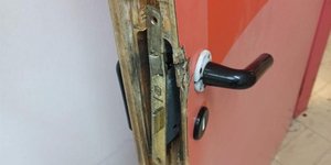 Σπατά: Ρομά επιτέθηκαν σε γιατρό, φύλακα και αστυνομικούς στο κέντρο Υγείας