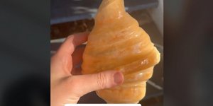 Αγόρασε ένα κρουασάν - λάμπα από το Temu