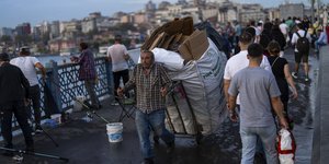 βοσπορος αντρας κουβαλαει