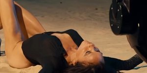 Η Βικτόρια Μπέκαμ στην διαφήμιση για το νέο της άρωμα