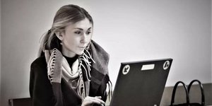 Η δημοσιογράφος Βικτόρια Ροστσίνα
