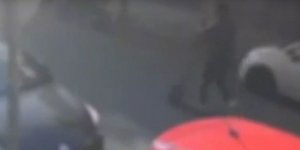 Ο ανήλικος με το πατίνι του έξω από Γυμνάσιο στα Πετράλωνα