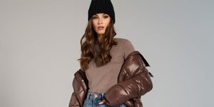 Γιναίκα με χειμερινό ντύσιμο