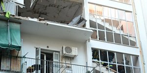 Fourth Arrest in Athens Bombing Case Deepens Investigation into Anarchist Links 