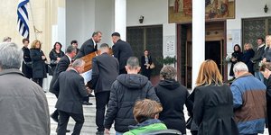 Η κηδεία της 43χρονης Δώρας στο Αγρίνιο