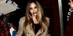 Η Αντζελίνα Τζολί με το κασμιρένιο πουλόβερ που θέλουν όλοι να έχουν στην γκαρνταρόμπα τους