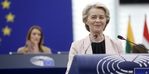 H Ούρσουλα φον ντερ Λάιεν στο βήμα του Ευρωκοινοβουλίου