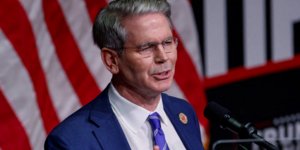 Ο Σκοτ Μπέσεντ