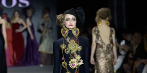 Η συναρπαστική γοητεία της παρακμής -Πήγαμε στην επίδειξη του Δημήτρη Ντάσιου στην Εβδομάδα Μόδας της Αθήνας