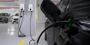 Τοποθέτηση 90 φορτιστών ΔΕΗ blue στις εγκαταστάσεις της L'Oréal σε Αθήνα και Θεσσαλονίκη