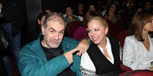 Ο Δημήτρης Σταρόβας φανερά αδυνατισμένος 6 μήνες μετά το εγκεφαλικό -Η δημόσια εμφάνιση με τη σύντροφό του