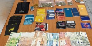 Μερικά από τα πράγματα που κατασχέθηκαν