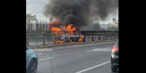 Φωτιά σε όχημα στον Κηφισό, στο ύψος της γέφυρας Ροσινιόλ