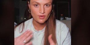 Έβαλε fake tan αλλά την πήρε ο ύπνος 