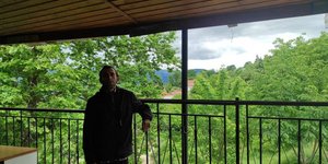 Άφησε την Αθήνα και μετακόμισε στην Τρυγώνα Καλαμπάκας