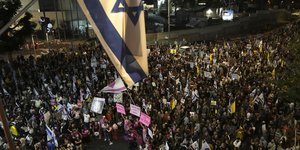 Διαδηλωτές στο Τελ Αβίβ του Ισραήλ απαίτησαν συμφωνία για τους ομήρους 