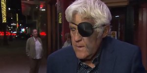 Ο Τζέι Λένο έπεσε από λόφο 18 μέτρων