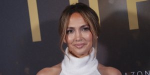 Η Τζένιφερ Λόπεζ στην πρεμιέρα της νέας ταινίας της στο Λονδίνο 