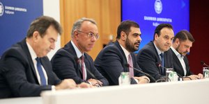 Οι υπουργοί παρουσιάζουν το σχέδιο για την εγκατάσταση καμερών στους δρόμους 