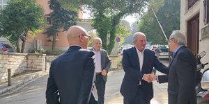 Στα Γιάννενα ο Κ. Καραμανλής -Ούτε λέξη στις κάμερες για τη διαγραφή του Αντώνη Σαμαρά